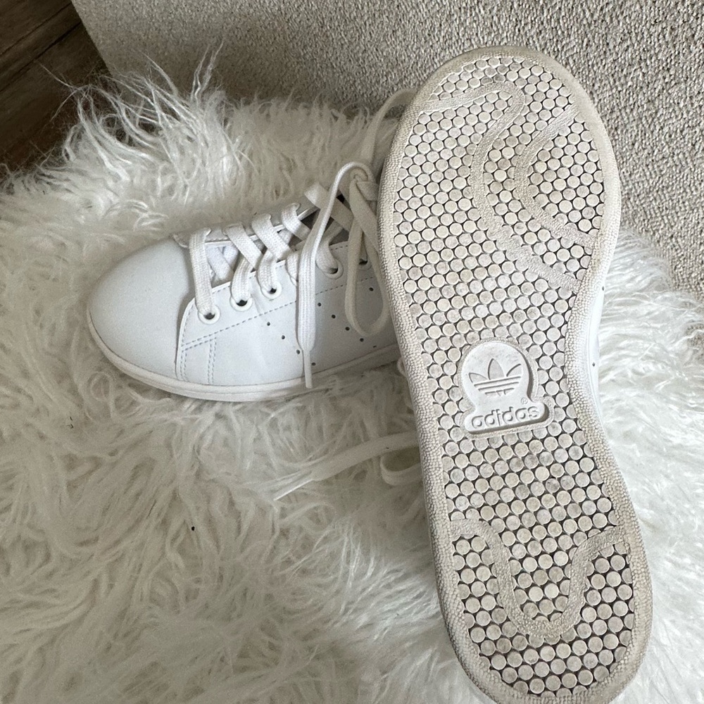 Stan Smith Adidas womens sneakers.....Size 6 1/2